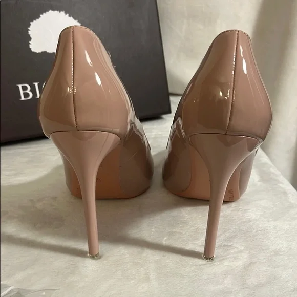NWOT Blush Stiletto Heels with Glossy Finish and Pointed Toe - Picture 3 of 8